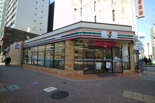 コンビニ　セブンイレブン 名古屋栄2丁目東店（コンビニ）まで184m
