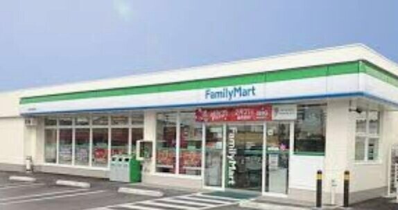 コンビニ　ファミリーマート品川中延四丁目店（コンビニ）まで699m