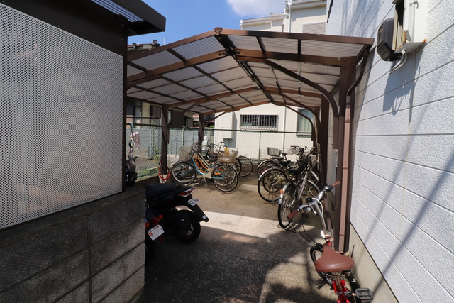 その他共有部分　屋根付き駐輪場