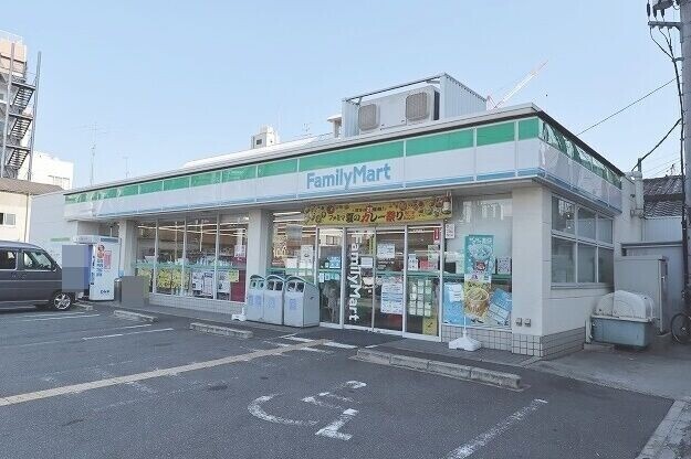 コンビニ　ファミリーマート東大阪足代北一丁目店（コンビニ）まで153m
