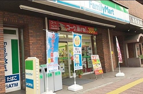 コンビニ　ファミリーマート伝通院前店（コンビニ）まで40m