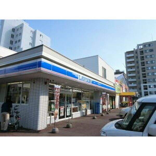 コンビニ　ローソン札幌北７条東店（コンビニ）まで157m