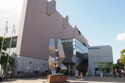 図書館　浦安市立図書館当代島分館（図書館）まで410m