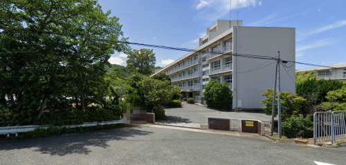 中学校　西脇市立西脇中学校（中学校）まで1603m