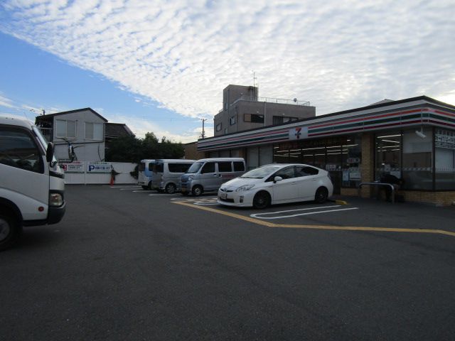 コンビニ　セブンイレブン大阪桑津５丁目店（コンビニ）まで242m