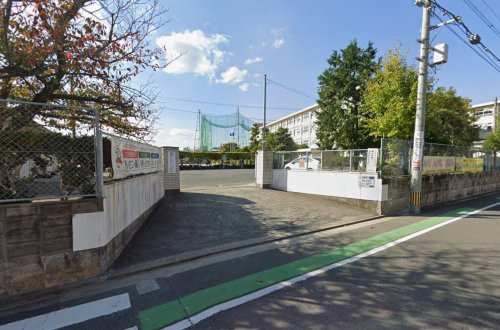 小学校　福岡市立鳥飼小学校（小学校）まで986m