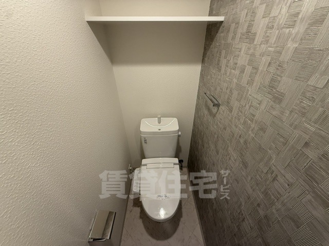 地下鉄御堂筋線 東三国駅 徒歩9分 14階建 築5年のトイレ写真