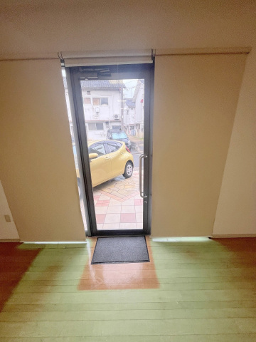 ドラックストア　スーパードラッグひまわり船越店（ドラッグストア）まで780m