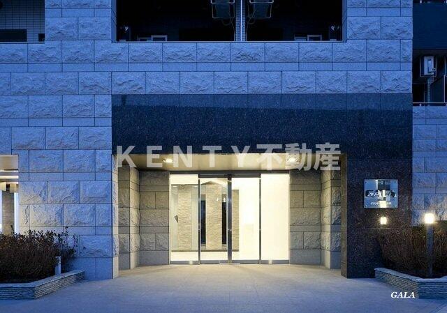エントランス　落ち着いたエントランスです