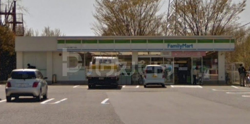 コンビニ　ファミリーマート大宮三橋四丁目店（コンビニ）まで900m
