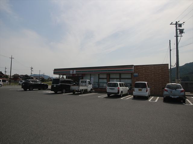 コンビニ　セブンイレブン東広島西条大沢店（コンビニ）まで877m