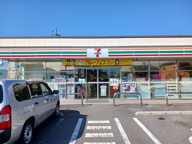 コンビニ　セブンイレブン（コンビニ）まで500m