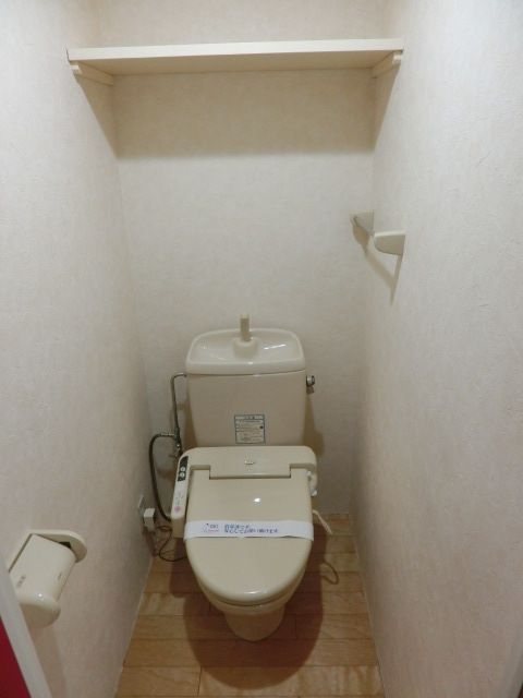 西武新宿線 都立家政駅 徒歩5分 4階建 築25年のトイレ写真