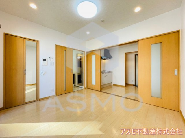 居室・リビング　※同建物内別タイプ参考写真