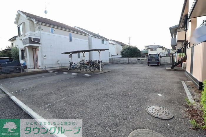 駐車場　駐車場
