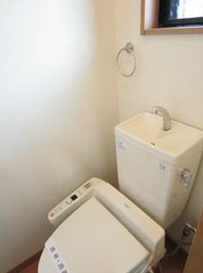 ＪＲ総武線 荻窪駅 徒歩14分 2階建 築24年のトイレ写真