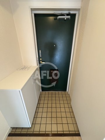 玄関　リベラルパレス桂　玄関