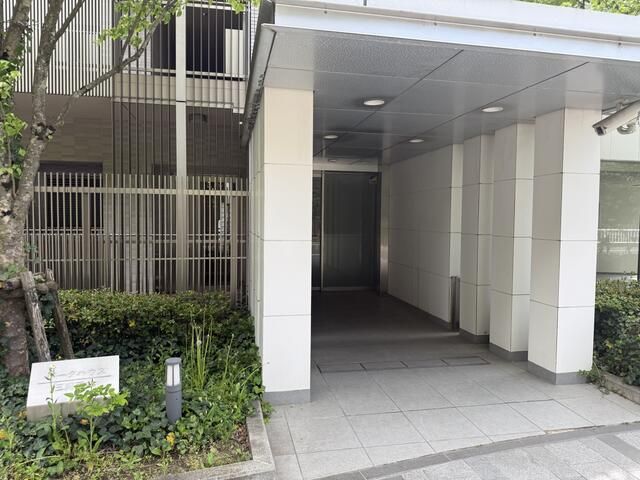 エントランス　清潔なエントランスです