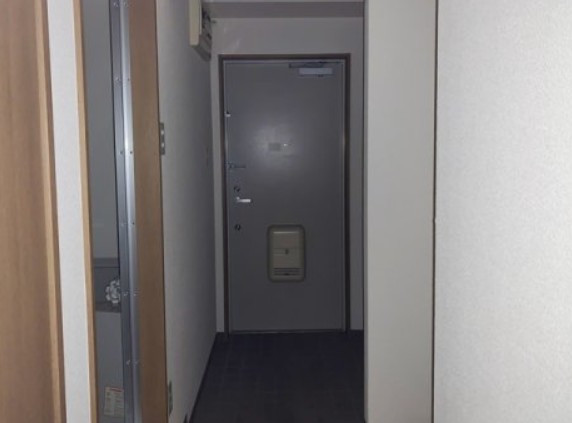 メゾンルシエールの玄関写真