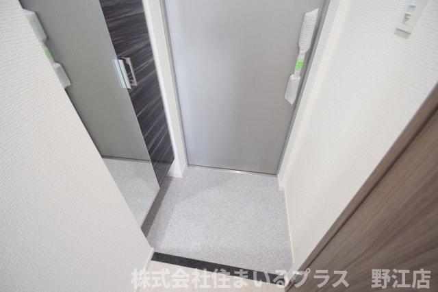 フォレストグレイス関目高殿VIIの玄関写真