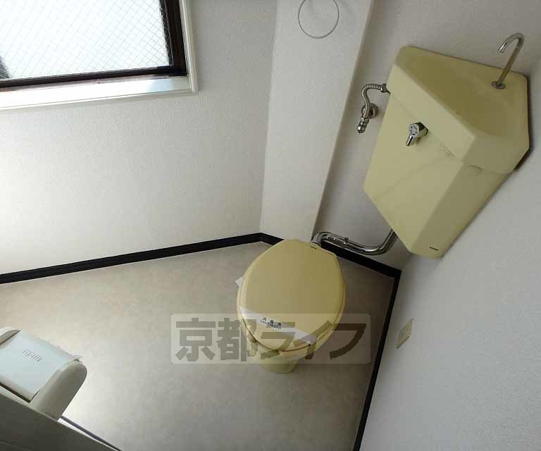京阪交野線 宮之阪駅 徒歩11分 2階建 築38年のトイレ写真