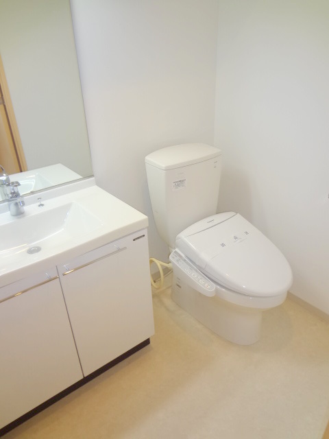 ＪＲ山手線 田町駅 徒歩14分 14階建 築17年のトイレ写真
