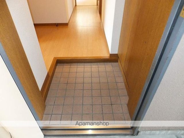 名鉄小牧線 小牧駅 徒歩24分 3階建 築29年の玄関写真