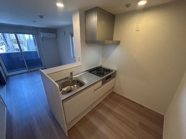 キッチン　3口コンログリル付きのシステムキッチン