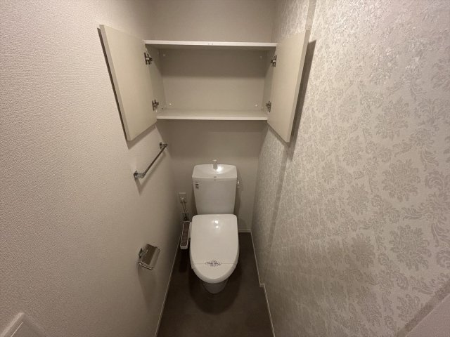 トイレ　温水洗浄便座