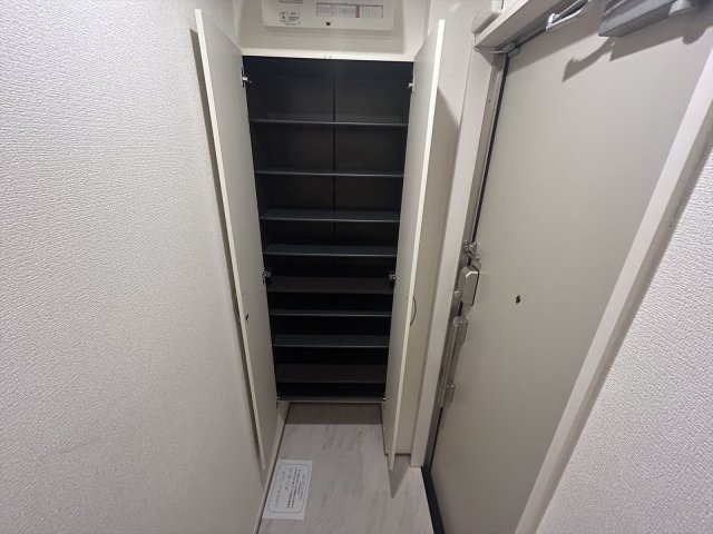 玄関　シューズ収納付き玄関