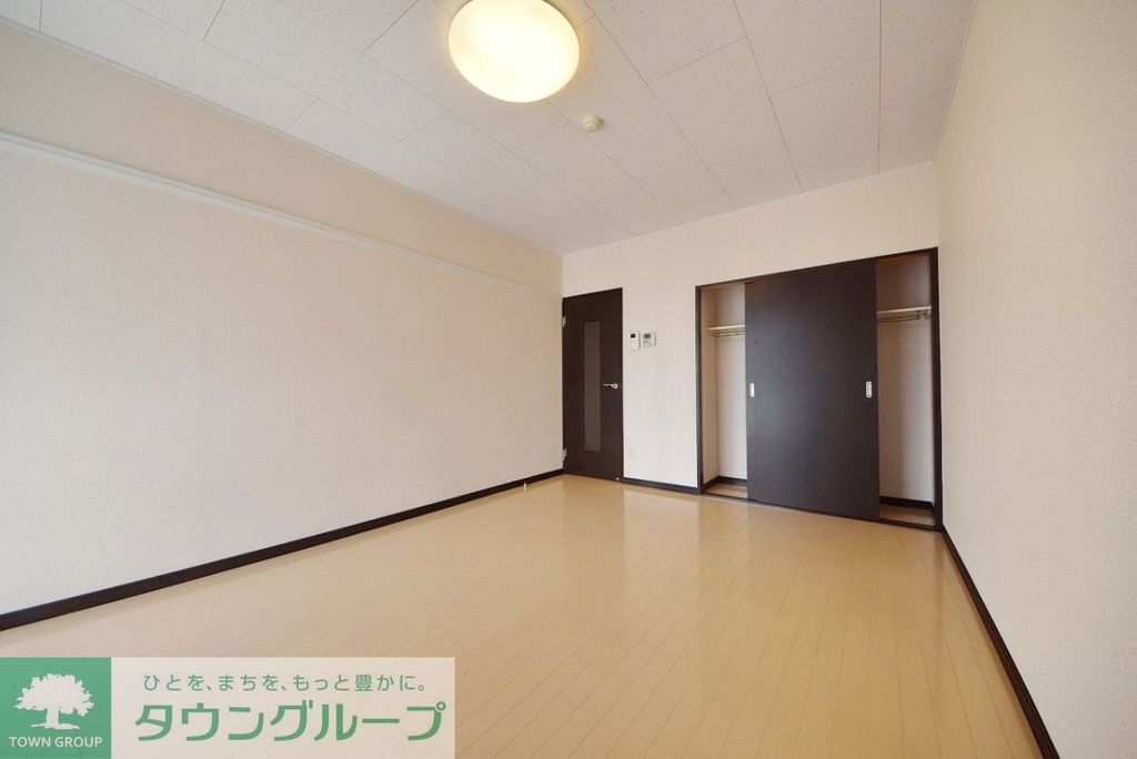 レオネクストパークハイツ Bの居間写真
