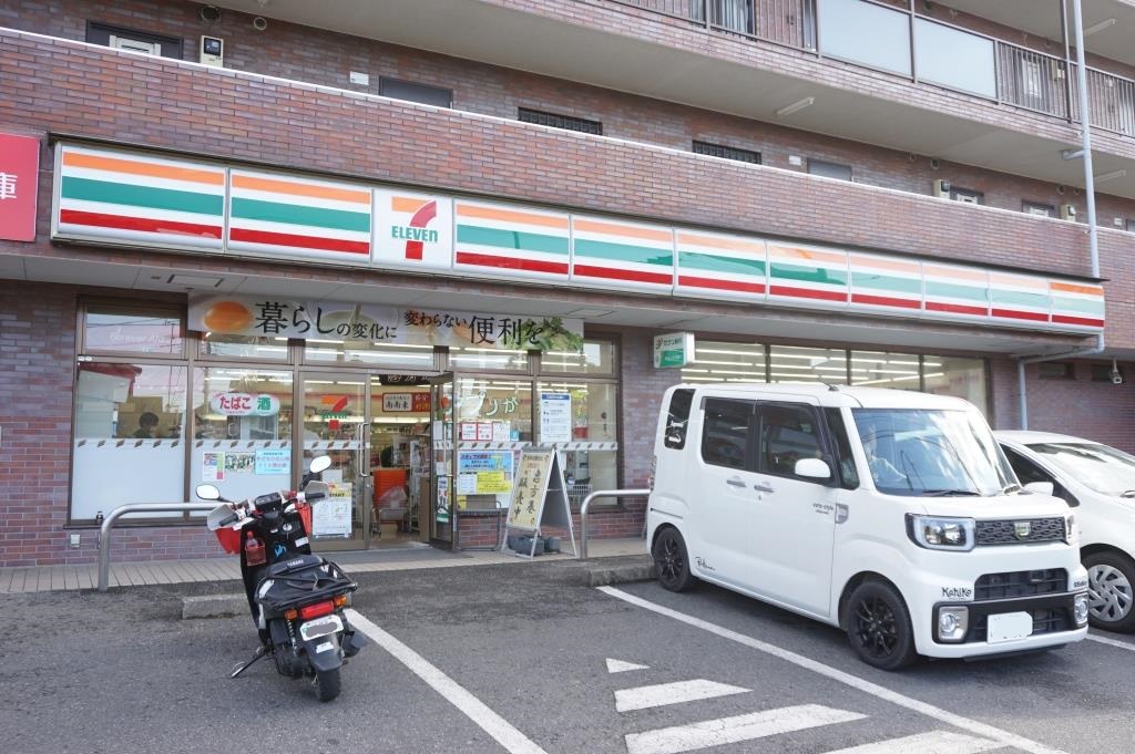 コンビニ　セブンイレブン さいたま松木2丁目店（コンビニ）まで131m