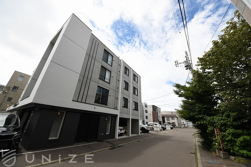 地下鉄南北線 平岸駅 徒歩1分 築5年