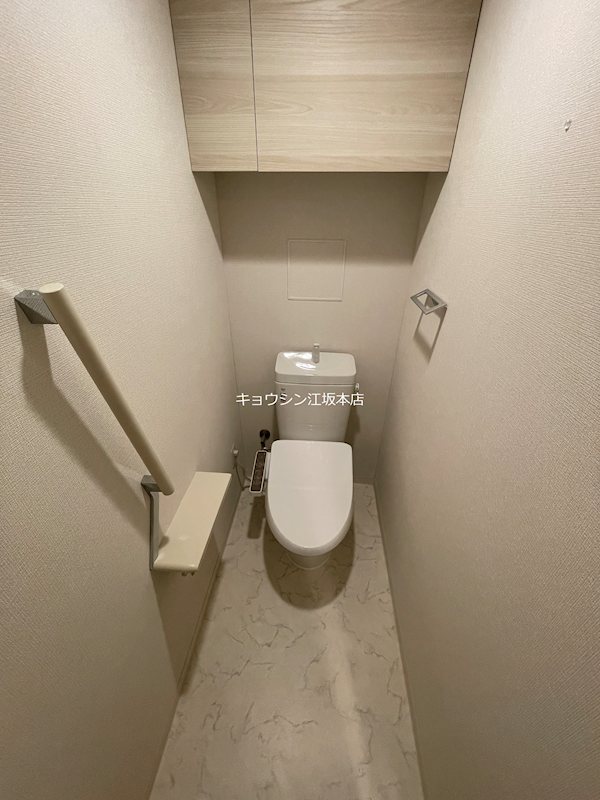 地下鉄御堂筋線 江坂駅 徒歩9分 11階建 築2年のトイレ写真