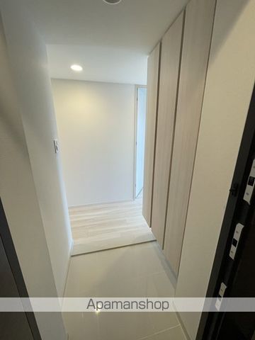 プレイス知事公館前の玄関写真