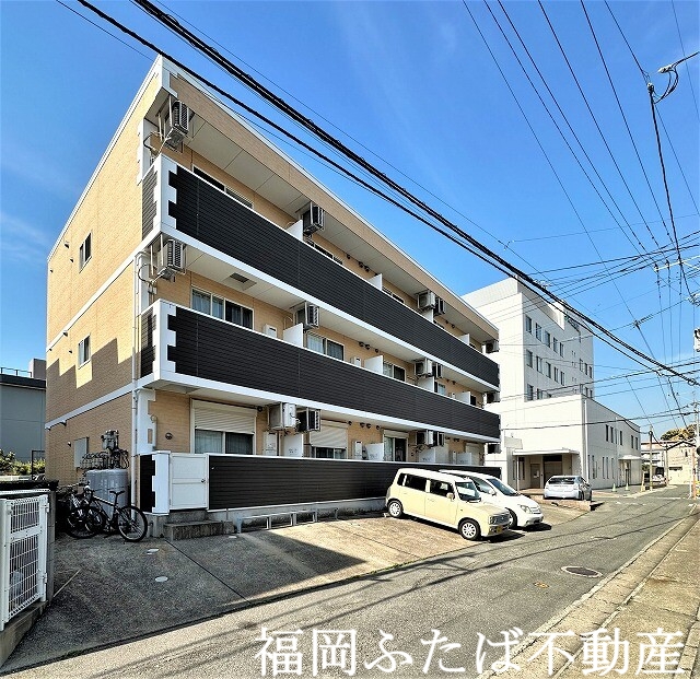 レジデンス諸岡の外観写真