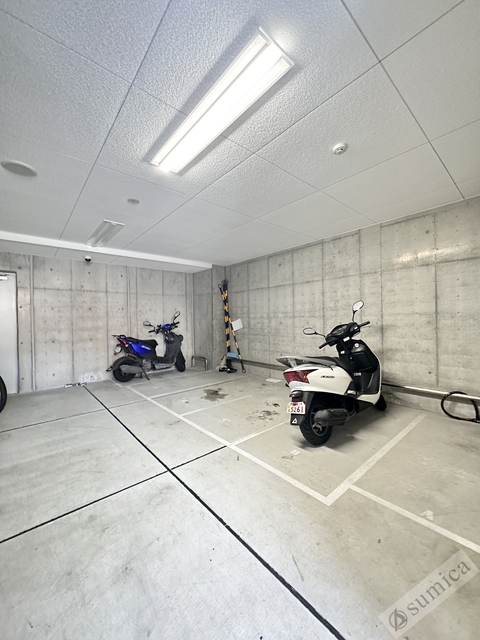 その他共有部分　屋根付き駐輪場は大事な自転車を雨から守ります♪