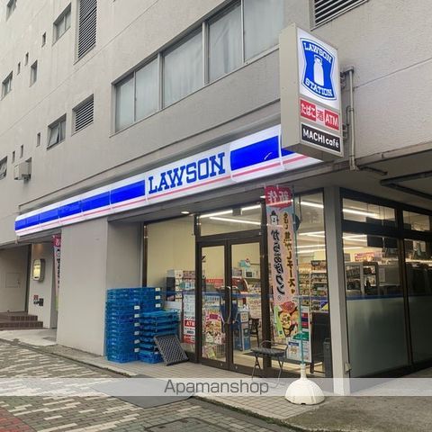 その他　【コンビニエンスストア】ローソン　四谷本塩町店（その他）まで970m