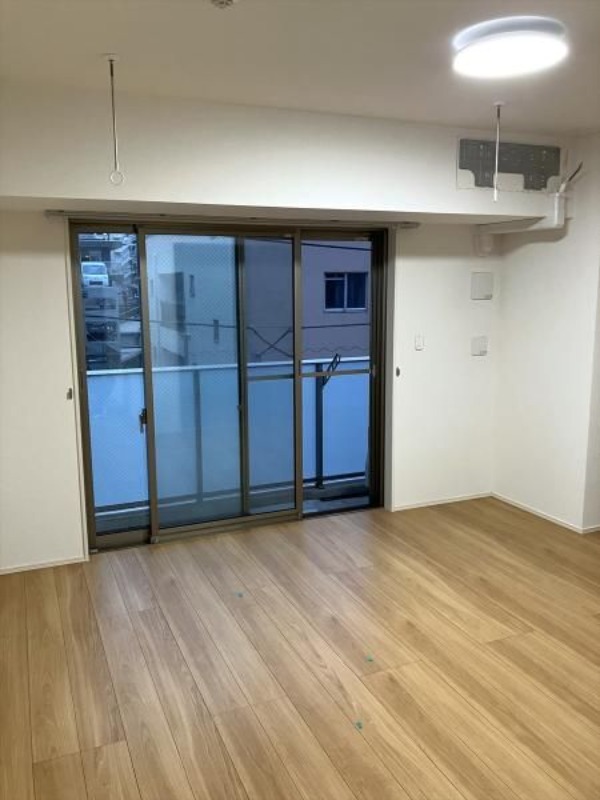 ＪＲ京浜東北線 大森駅 徒歩8分 8階建 築5年の居間写真