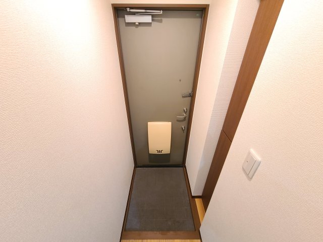 玄関　★玄関にトールタイプのシューズボックスを設置★