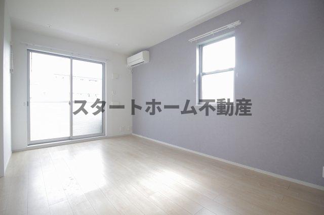 居室・リビング　こちらの居間で趣味の時間をお楽しみください