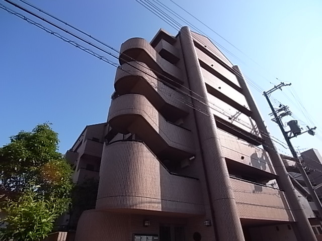 リヴェール本山の外観写真