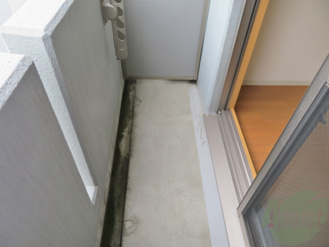 バルコニー　バルコニーは作業もしやすい広さです。家庭菜園もできそう。