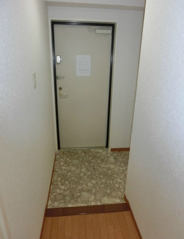 ＪＲ阪和線 和泉府中駅 徒歩10分 6階建 築31年の玄関写真