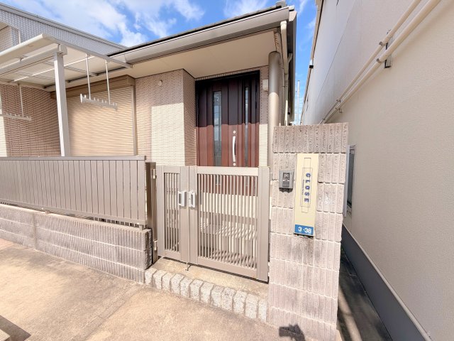 エントランス　綺麗なエントランスです。