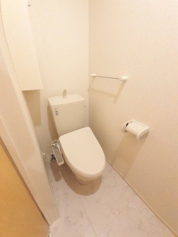 トイレ　清潔感のあるトイレです