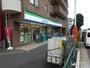 コンビニ　ファミリーマート世田谷北沢四丁目店（コンビニ）まで247m