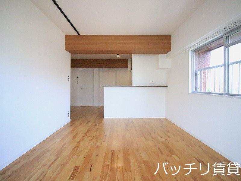 居室・リビング　別号室の画像。現況を優先します。
