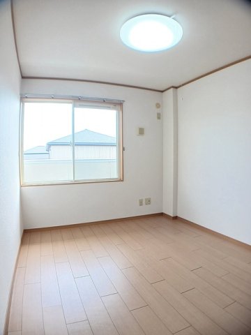 その他部屋・スペース　明るい色調の室内です