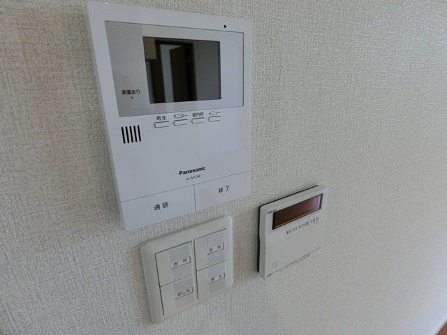 セキュリティ　TVモニターホンがあり安心感があります♪